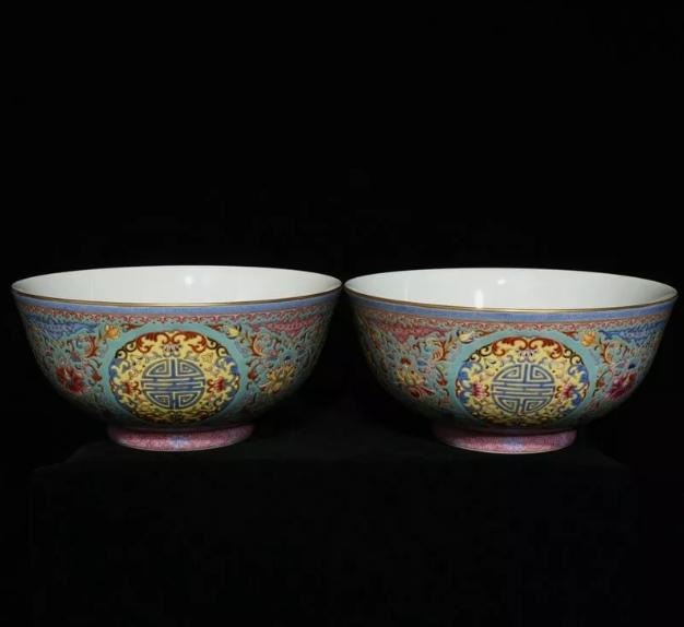 彩色ファイヤンカイ磁器の花カップと茶碗一対 - S+